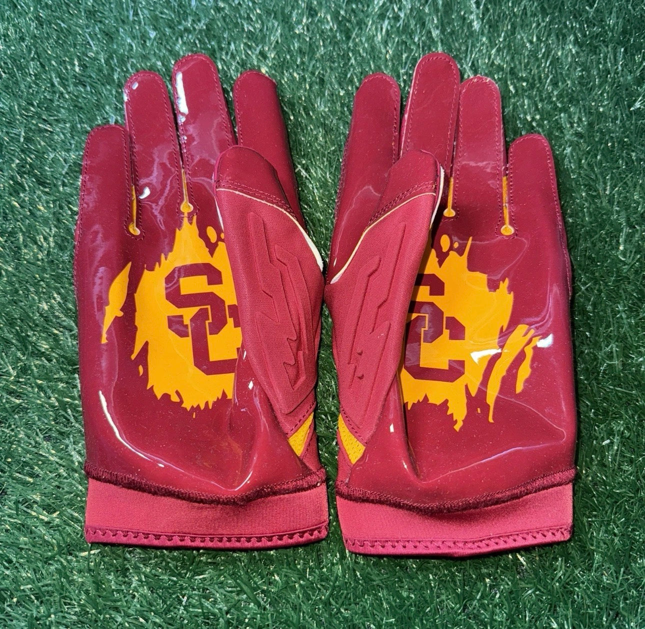 USC Gloves 🛡️