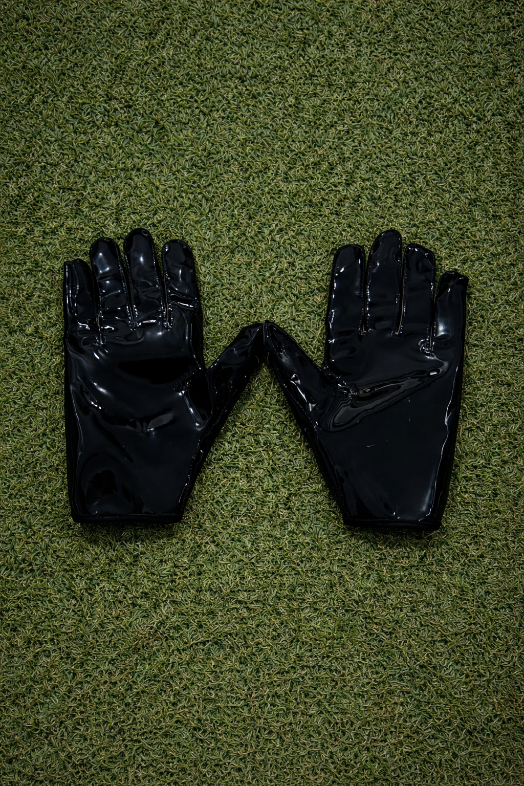 Chrome Gloves 🖤