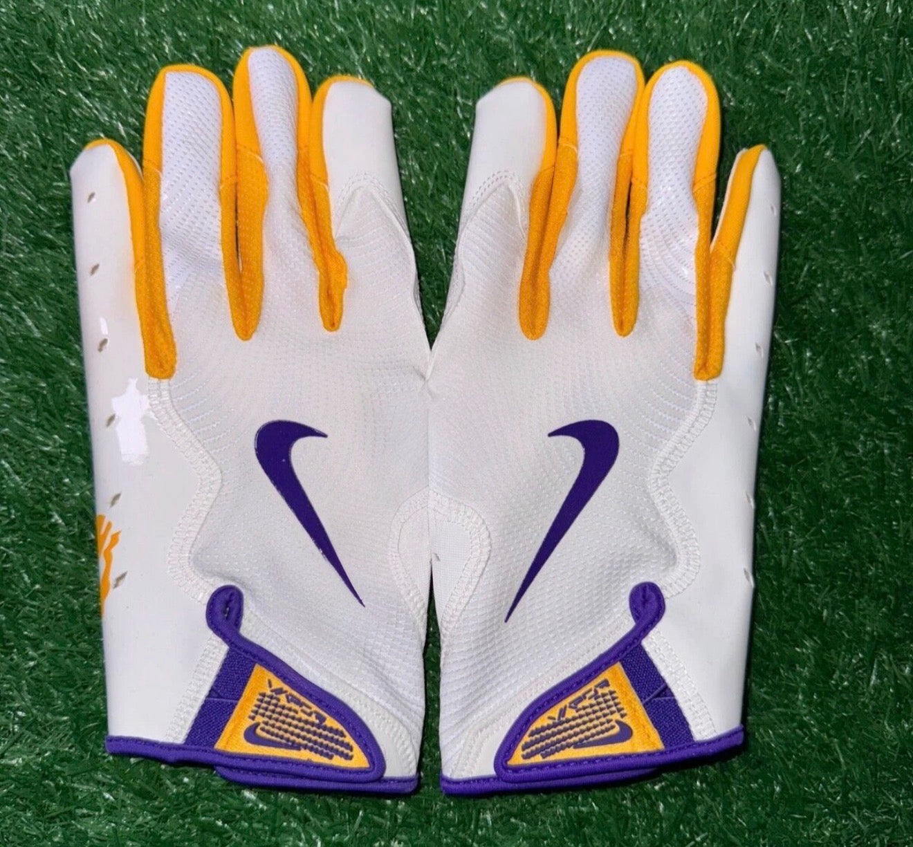 LSU Gloves 🐯