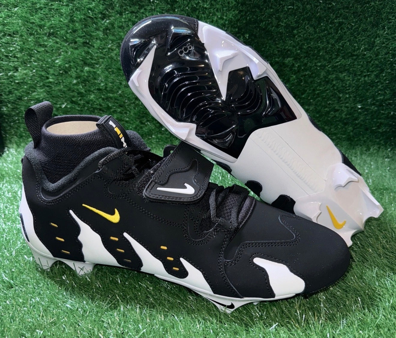 Diamond Turf Cleats 🦇